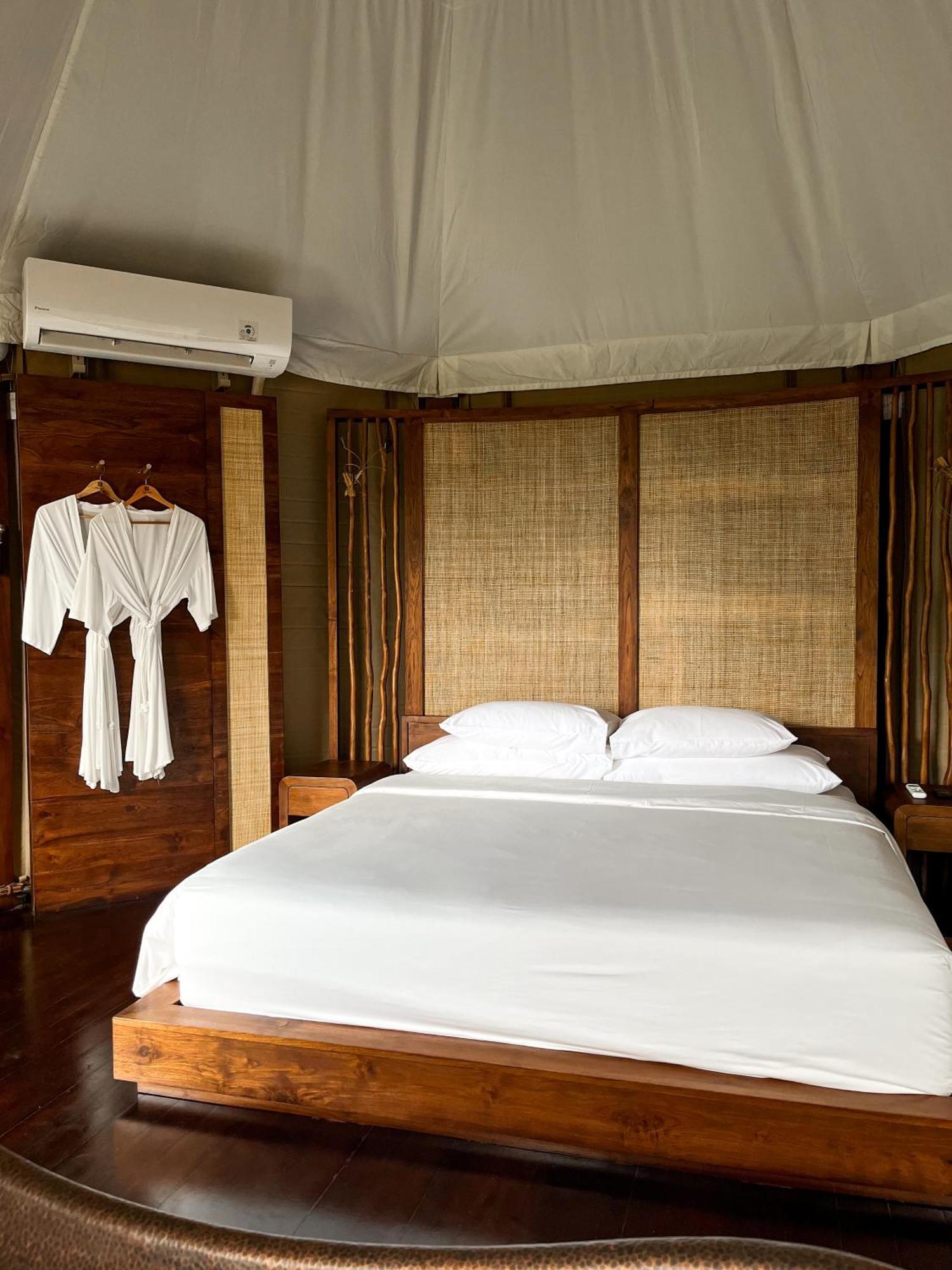 Wapa Di Ume Sidemen Hotel Sidemen  Buitenkant foto A guest room at the resort