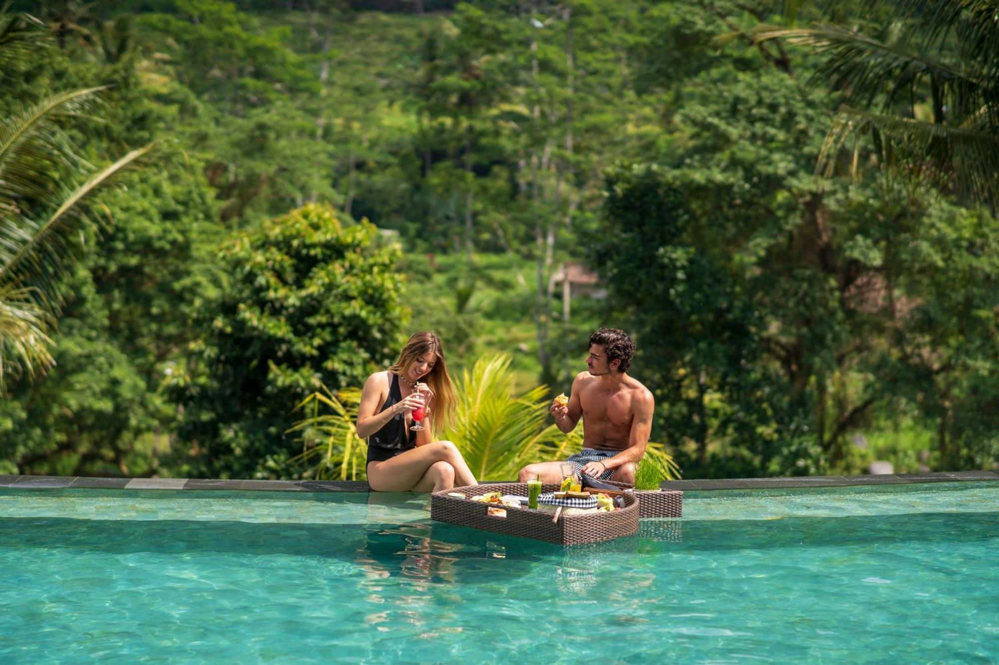 Wapa Di Ume Sidemen Hotel Sidemen  Buitenkant foto Floating breakfast at Alila Ubud