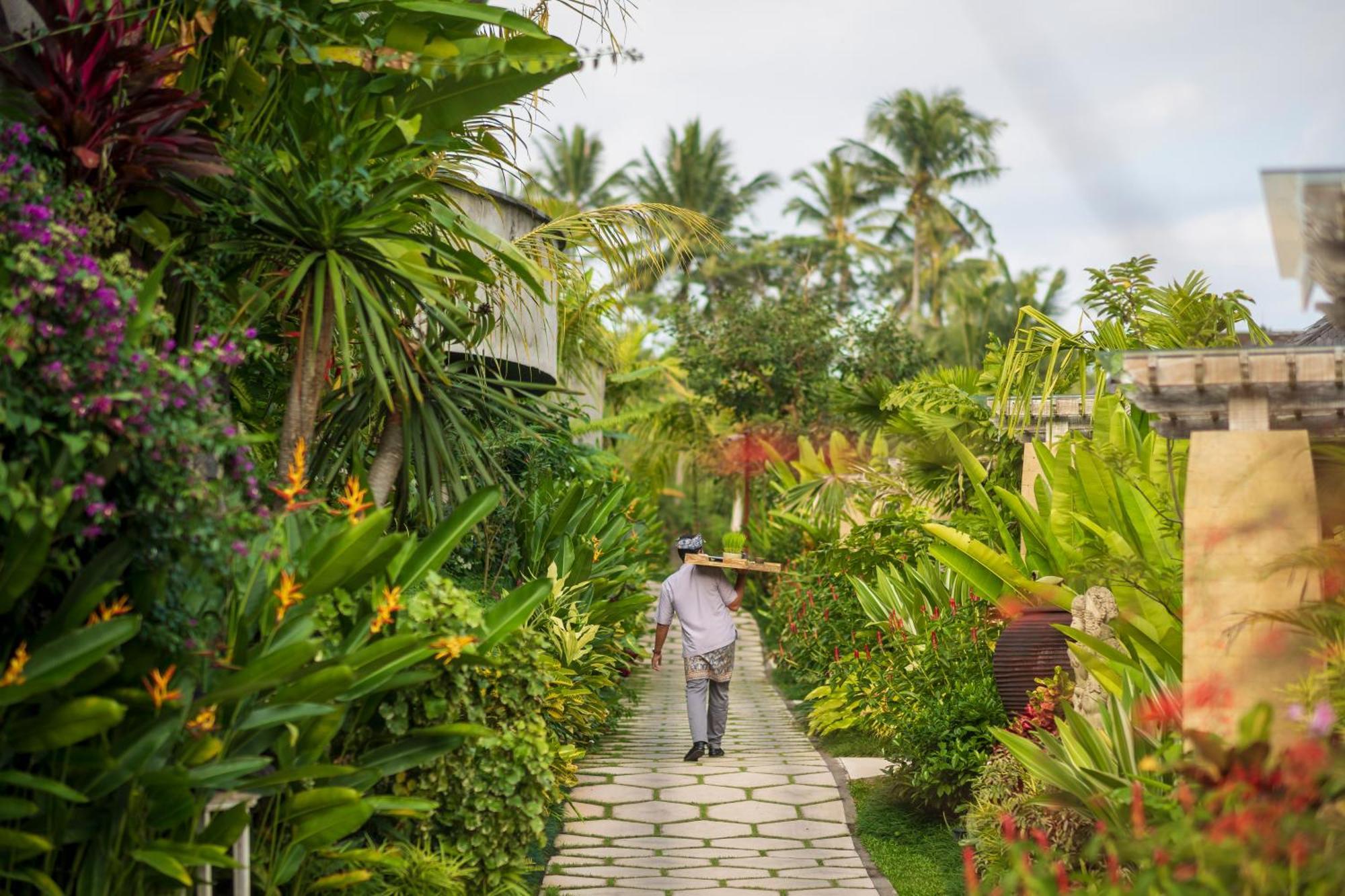 Wapa Di Ume Sidemen Hotel Sidemen  Buitenkant foto A path at the Four Seasons Resort